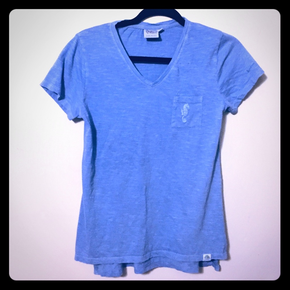 V neck embroidered seahorse tee